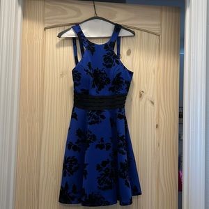 Short dress. Size 7. Awesome fit